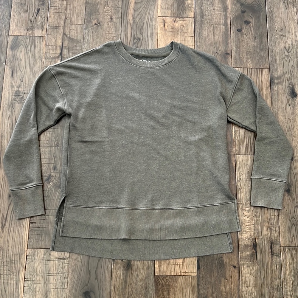 Time and tru size 4-6 in the color lemon grass